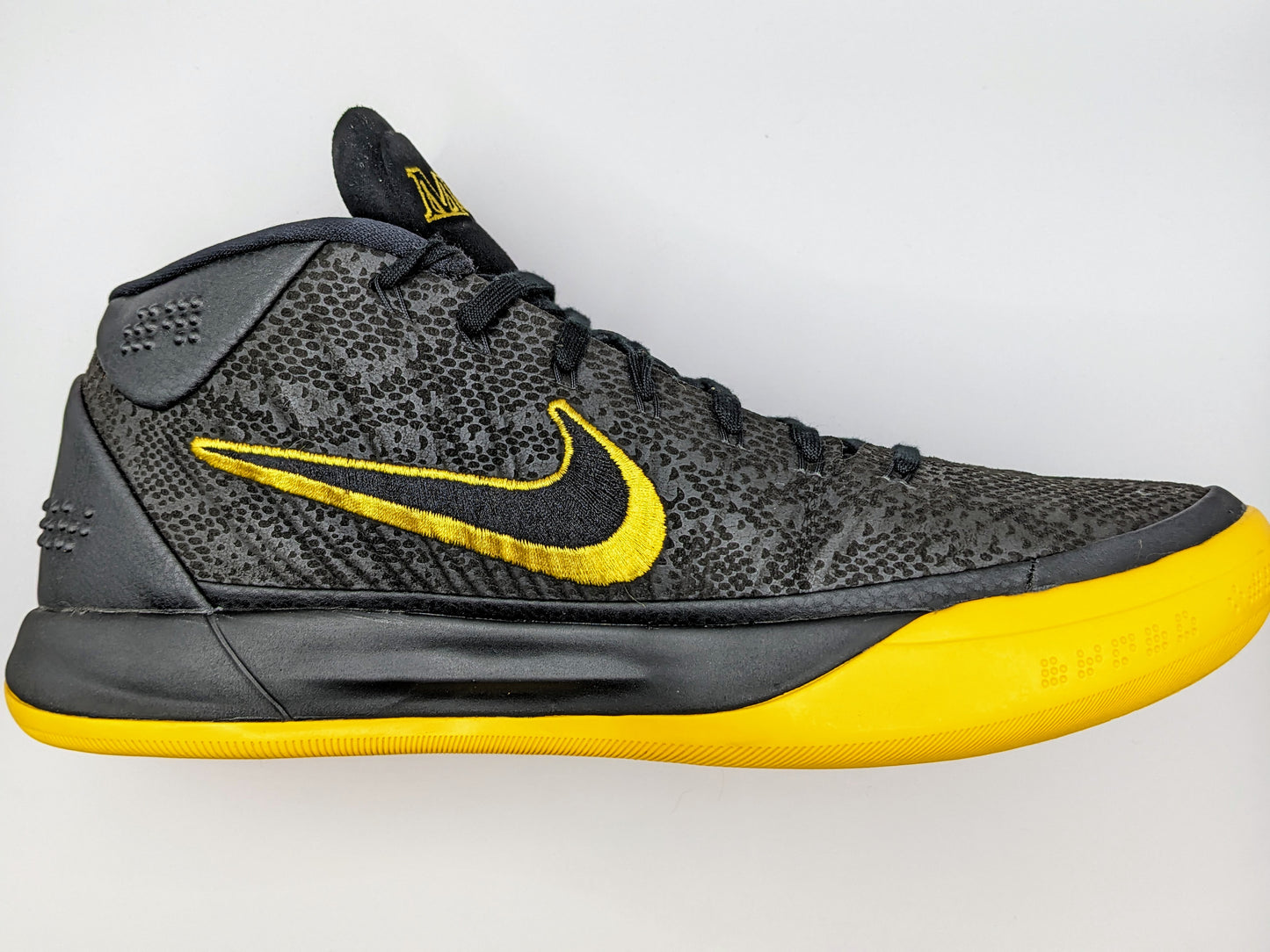 Kobe A.D. Mid Lakers
Black Mamba. 28mx/10us. ✅Nuevo en caja✅