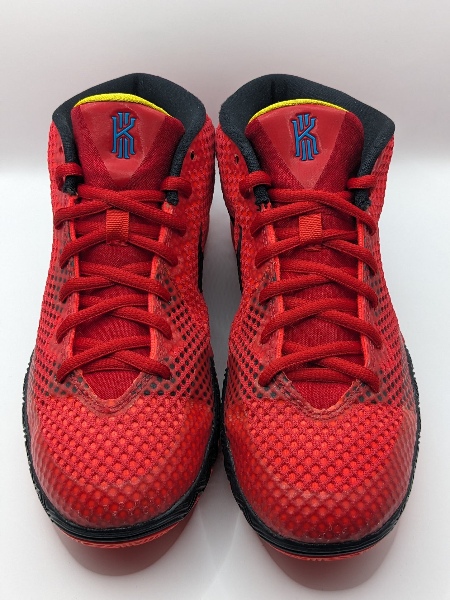 Kyrie 1 Deceptive Red 24cm/6us .estado impecable